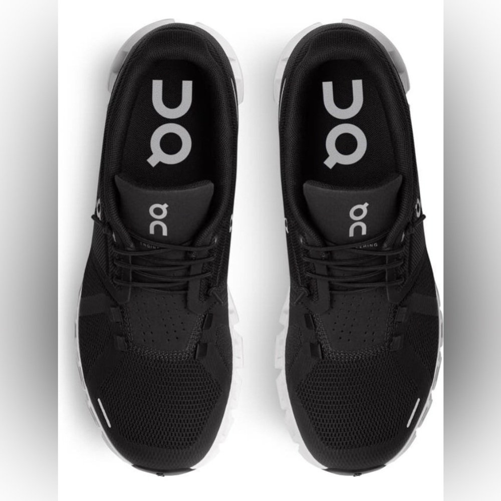 On Cloud 5 Running Shoe. Black/White 9.5. Perfect condition.